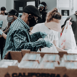 Give Back and Volunteer This Holiday Season